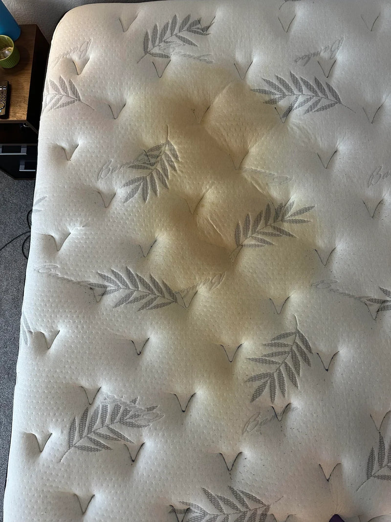 1. No More Brown Smudge on Your White Sheets, Because There's Nothing to Rub Off
